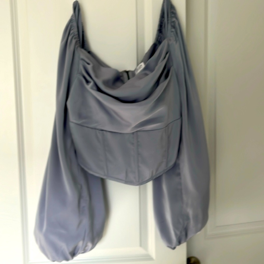Balloon-sleeved lavender blouse